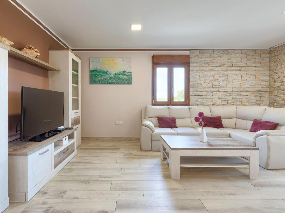 Holiday Home Villa Aniva By Interhome Žminj Kültér fotó